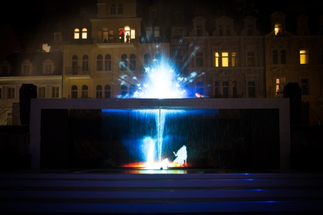 Vnitřní projekce do vodní stěny